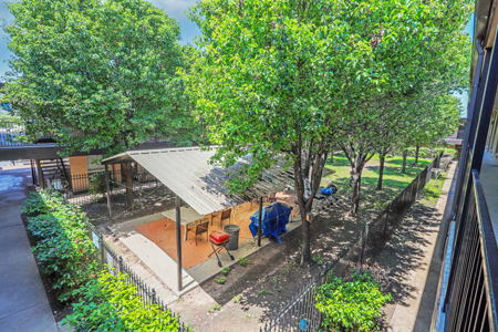 Courtyard 04